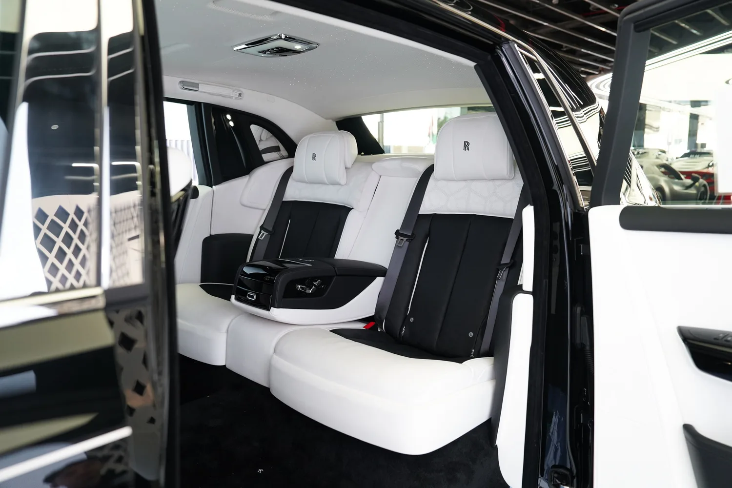 2026 Rolls-Royce Phantom Extended, 6/20
