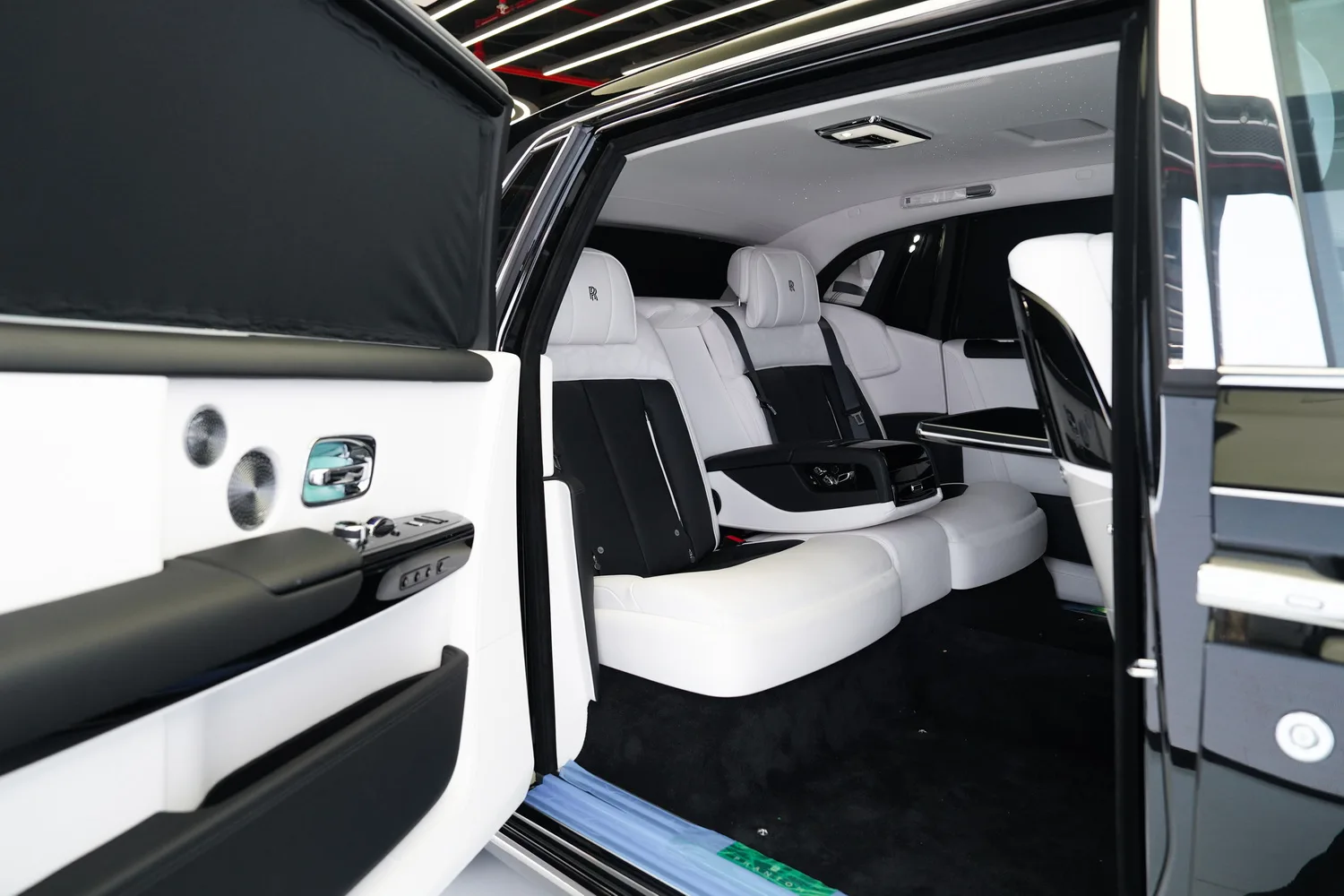 2026 Rolls-Royce Phantom Extended, 11/20