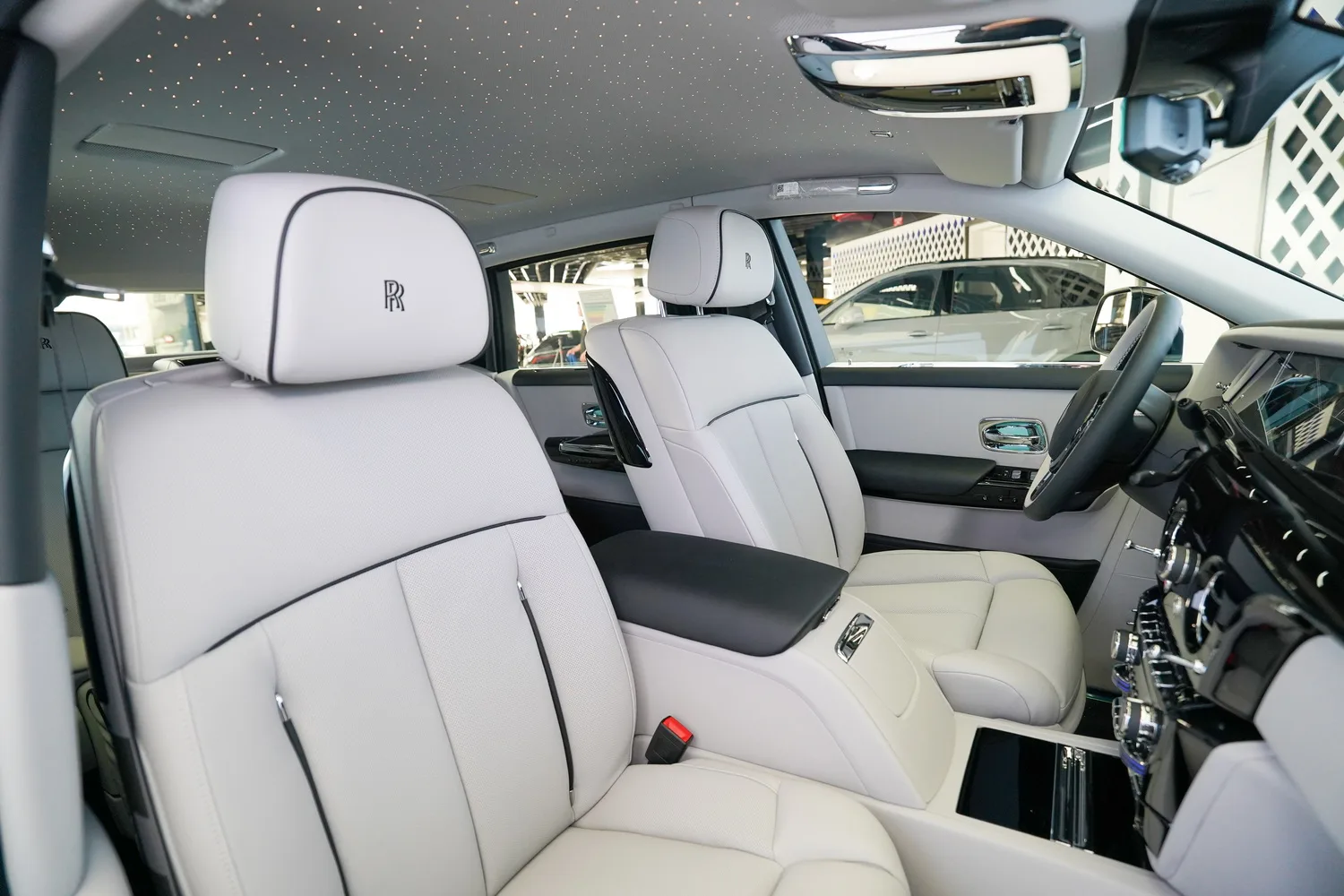 2026 Rolls-Royce Phantom Extended, 18/19