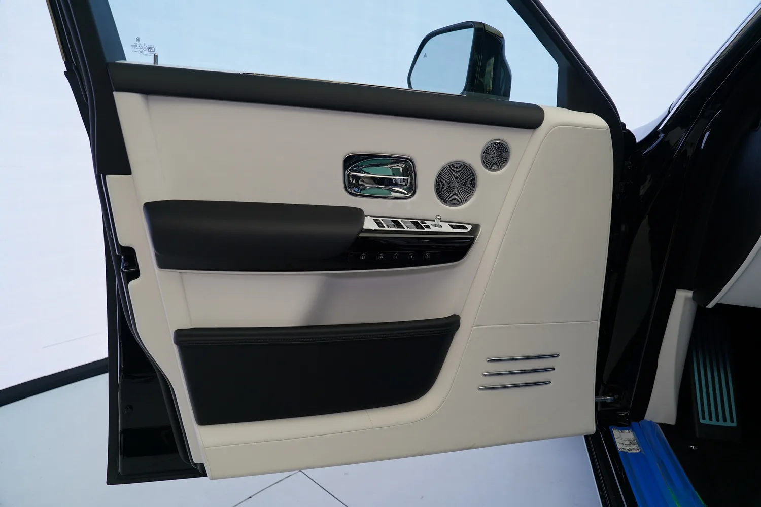 2026 Rolls-Royce Phantom Extended, 2/14