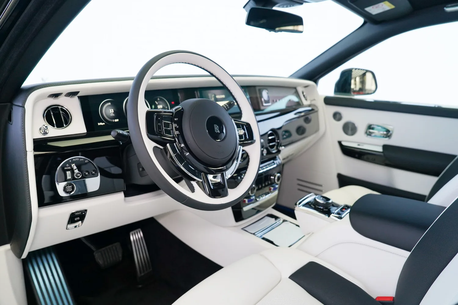 2026 Rolls-Royce Phantom Extended, 3/14