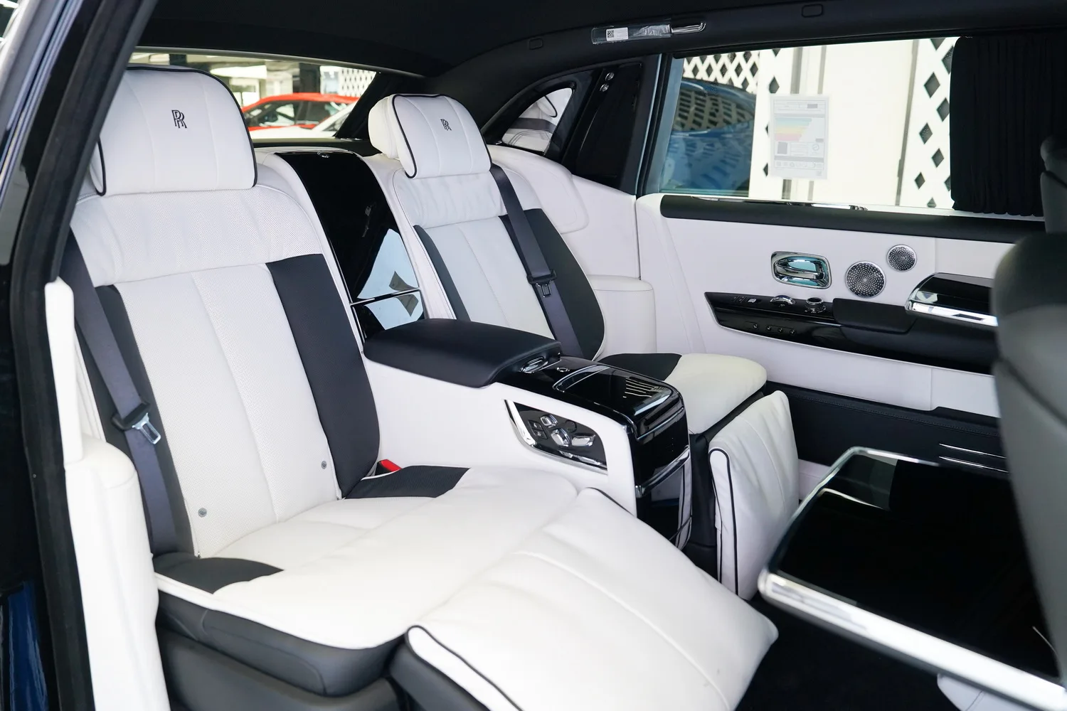 2026 Rolls-Royce Phantom Extended, 9/14