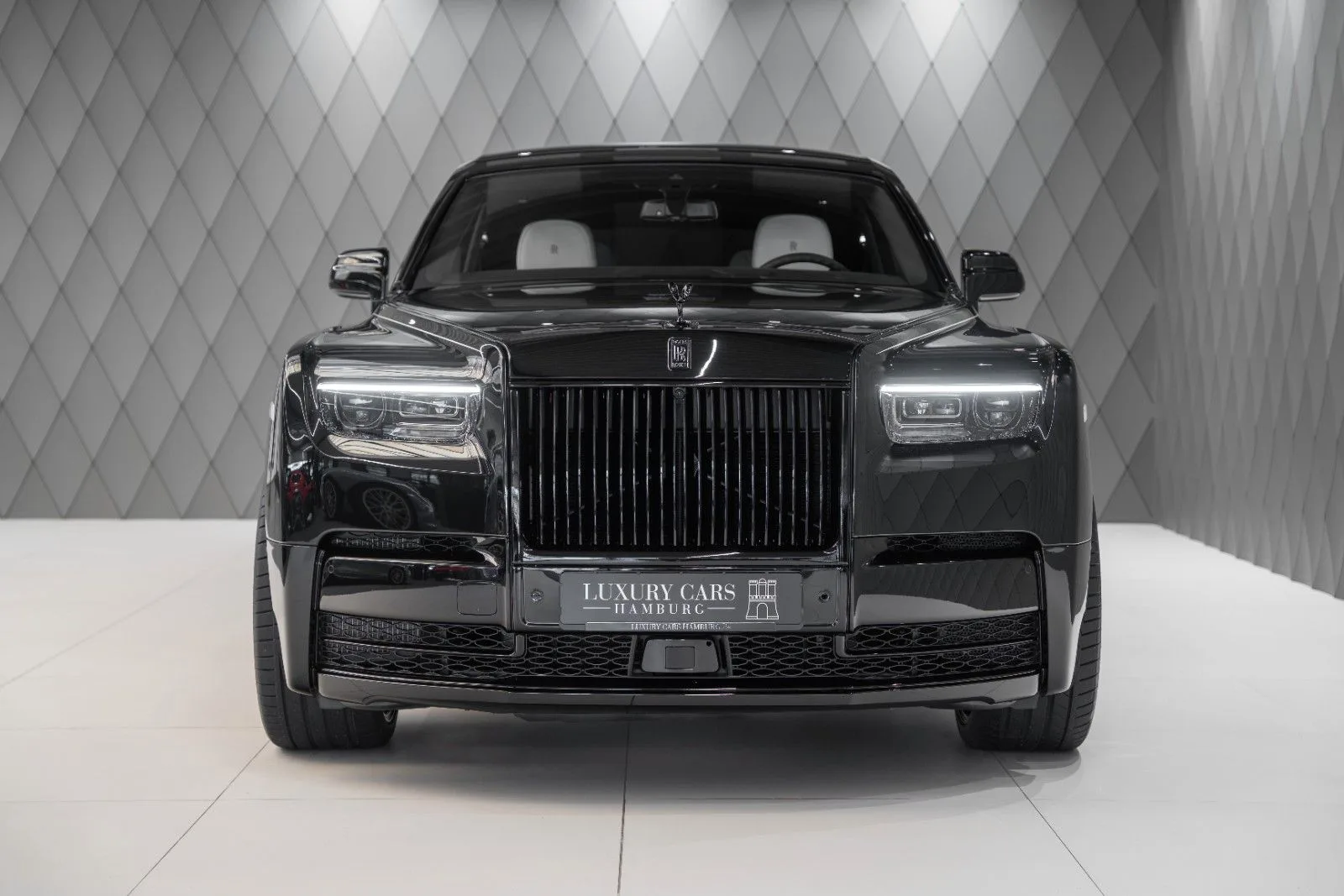 2026 Rolls-Royce Phantom Extended, 2/30