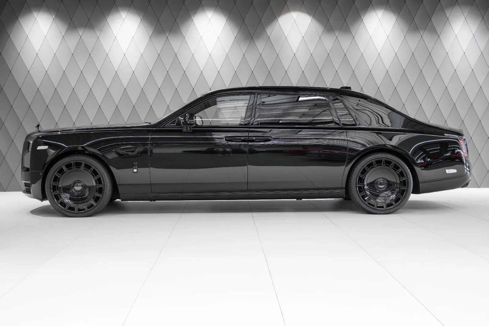 2026 Rolls-Royce Phantom Extended, 4/30