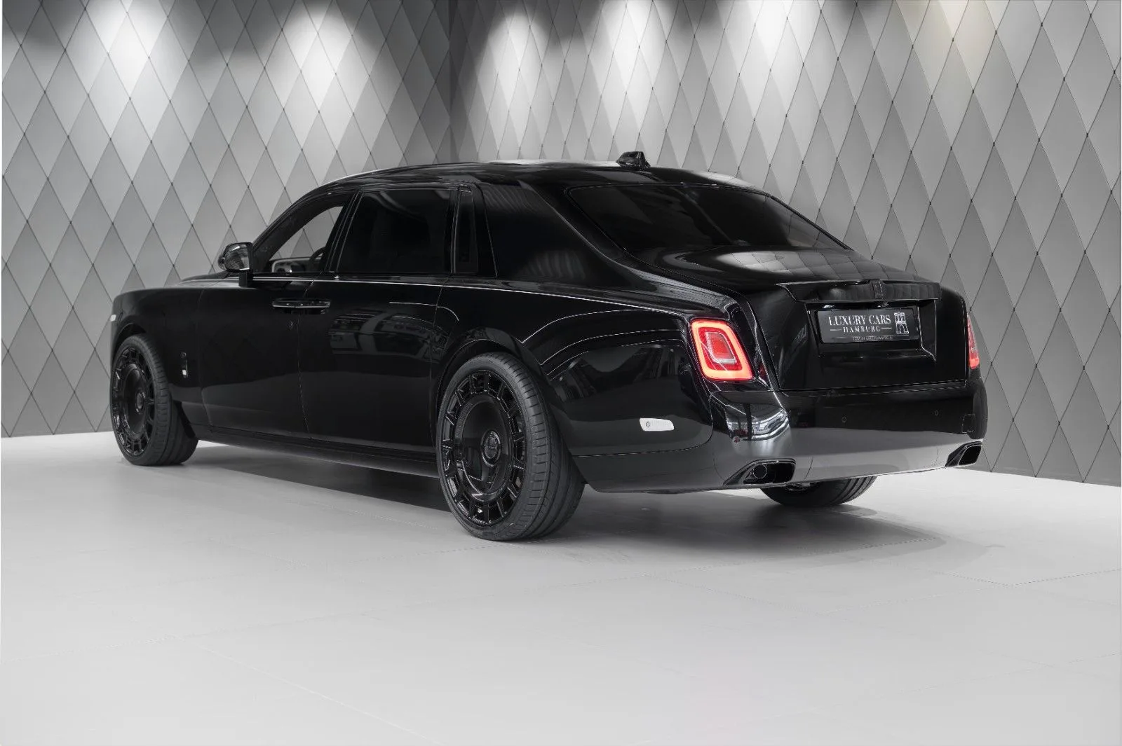 2026 Rolls-Royce Phantom Extended, 5/30