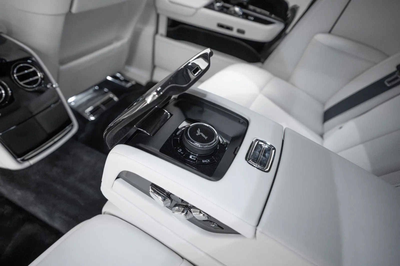 2026 Rolls-Royce Phantom Extended, 27/30