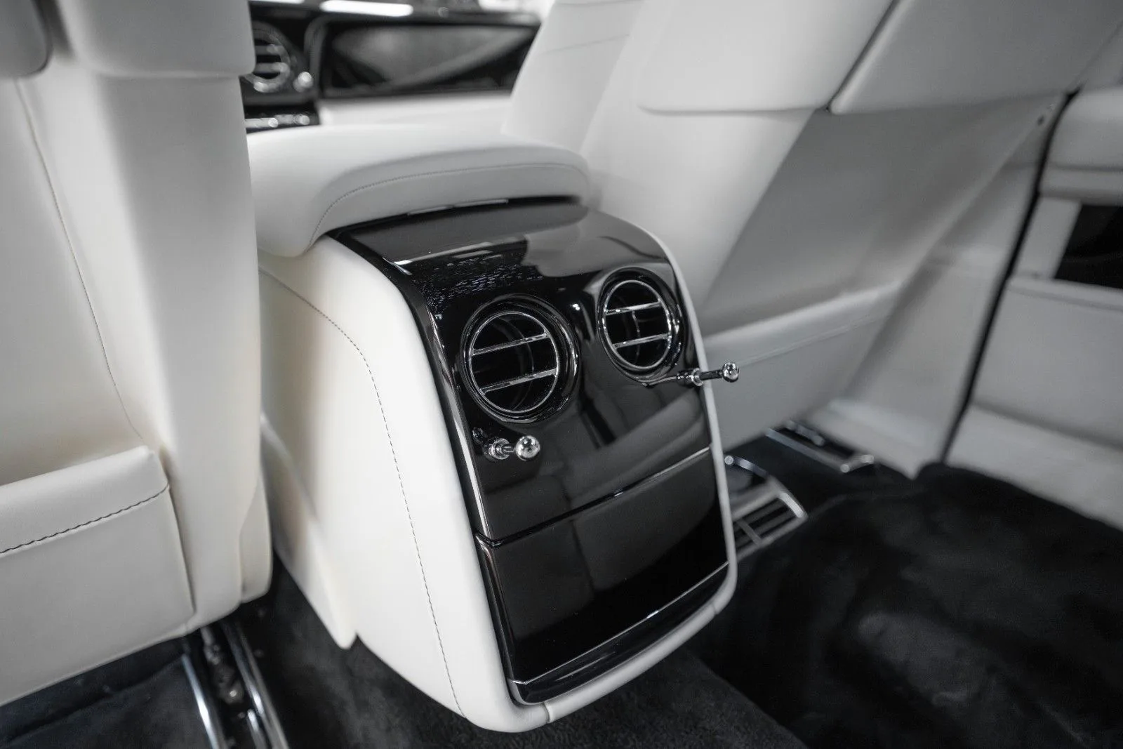 2026 Rolls-Royce Phantom Extended, 28/30