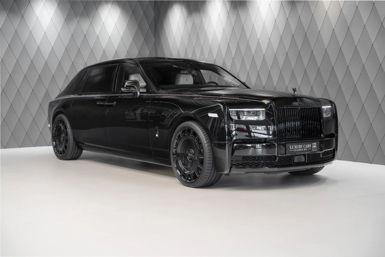 2026 Rolls-Royce Phantom Extended angeboten von einem Supersportwagenhändler in Schenefeld, Deutschland, Hauptfoto