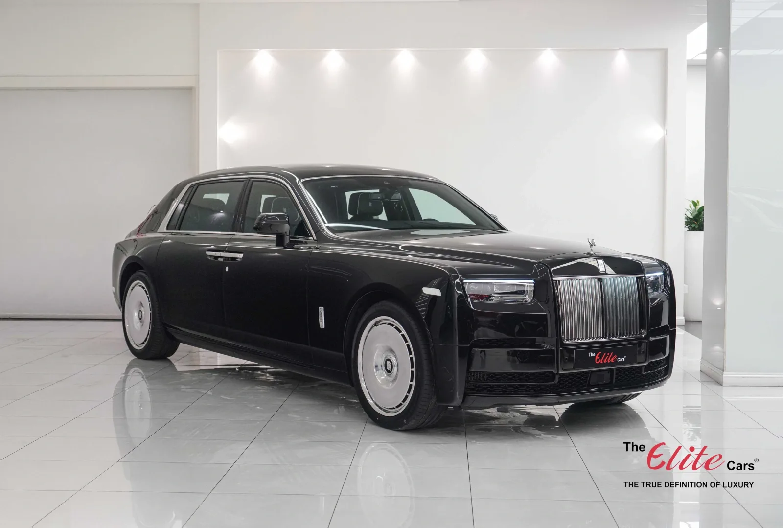 2026 Rolls-Royce Phantom Extended angeboten von einem Fachhändler in Dubai, Vereinigte Arabische Emirate, Hauptfoto