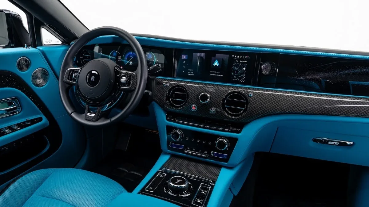 2026 Rolls-Royce Spectre Black Badge angeboten von einem Fachhändler in Dubai, Vereinigte Arabische Emirate, Foto 13 von 25