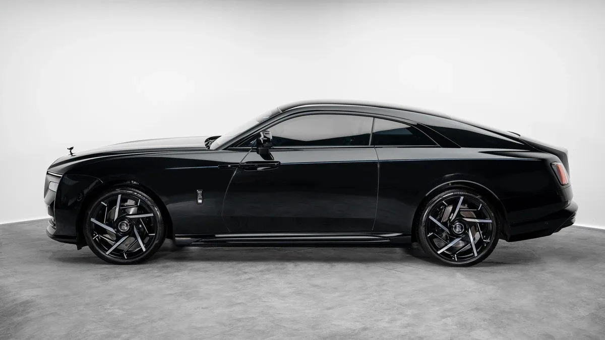 2026 Rolls-Royce Spectre Black Badge angeboten von einem Fachhändler in Dubai, Vereinigte Arabische Emirate, Foto 23 von 25