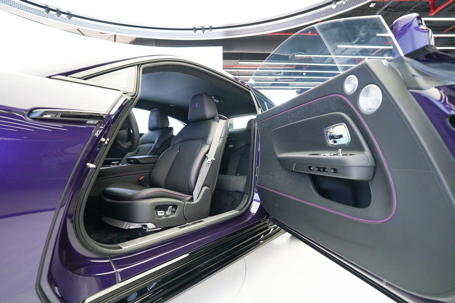 2026 Rolls-Royce Spectre Black Badge, 7/16