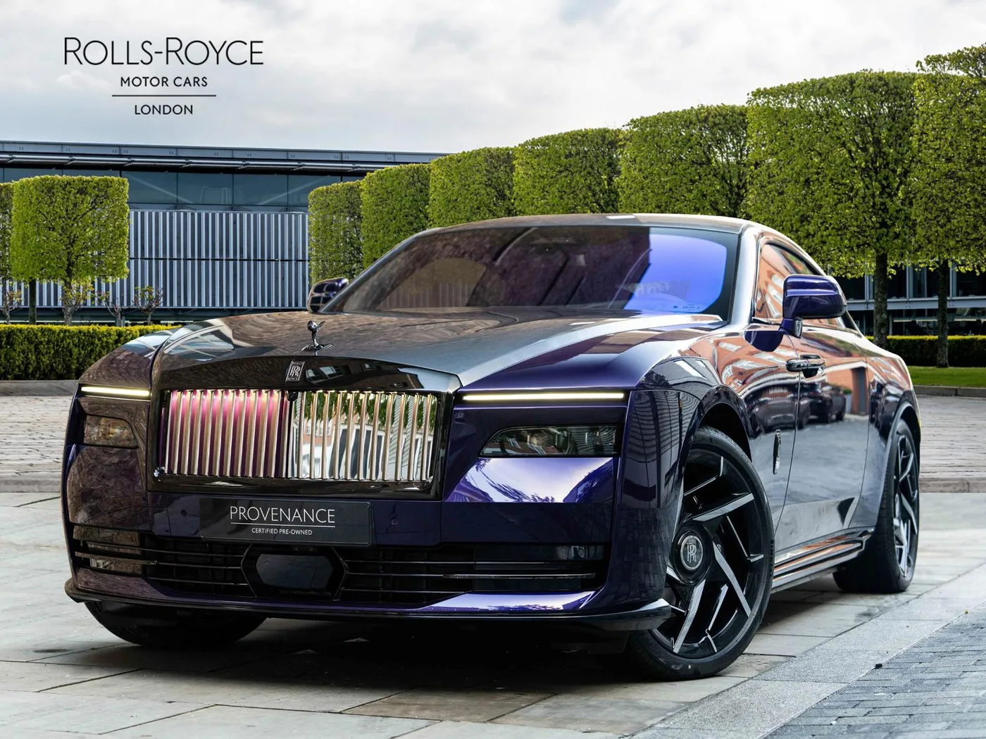 2026 Rolls-Royce Spectre Black Badge angeboten von einer Vertragshändlergruppe in London, Vereinigtes Königreich, Foto 2 von 25