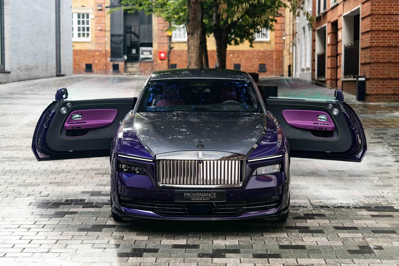 2026 Rolls-Royce Spectre Black Badge angeboten von einer Vertragshändlergruppe in London, Vereinigtes Königreich, Foto 19 von 25