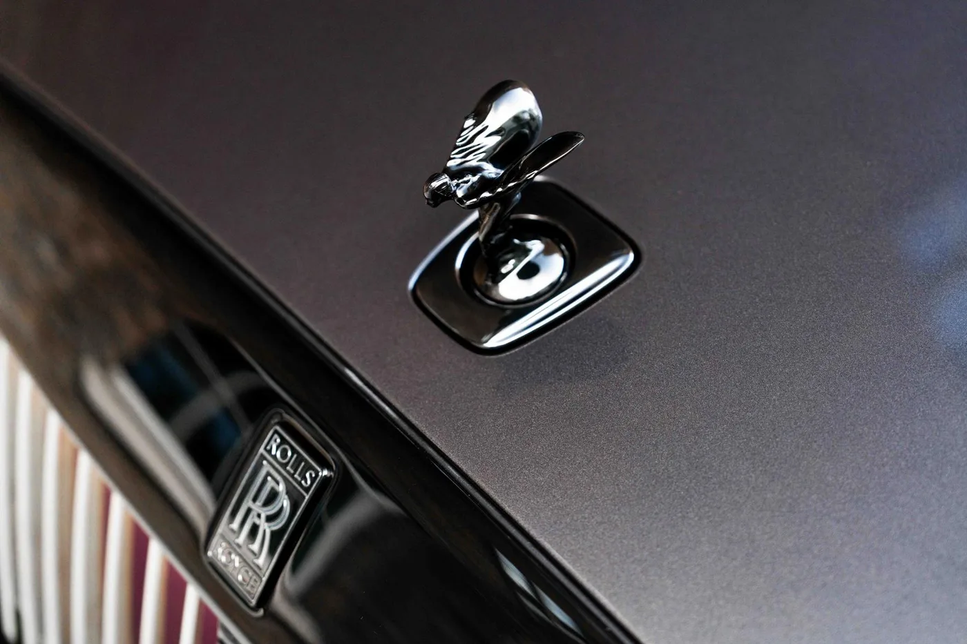 2026 Rolls-Royce Spectre Black Badge angeboten von einer Vertragshändlergruppe in London, Vereinigtes Königreich, Foto 23 von 25