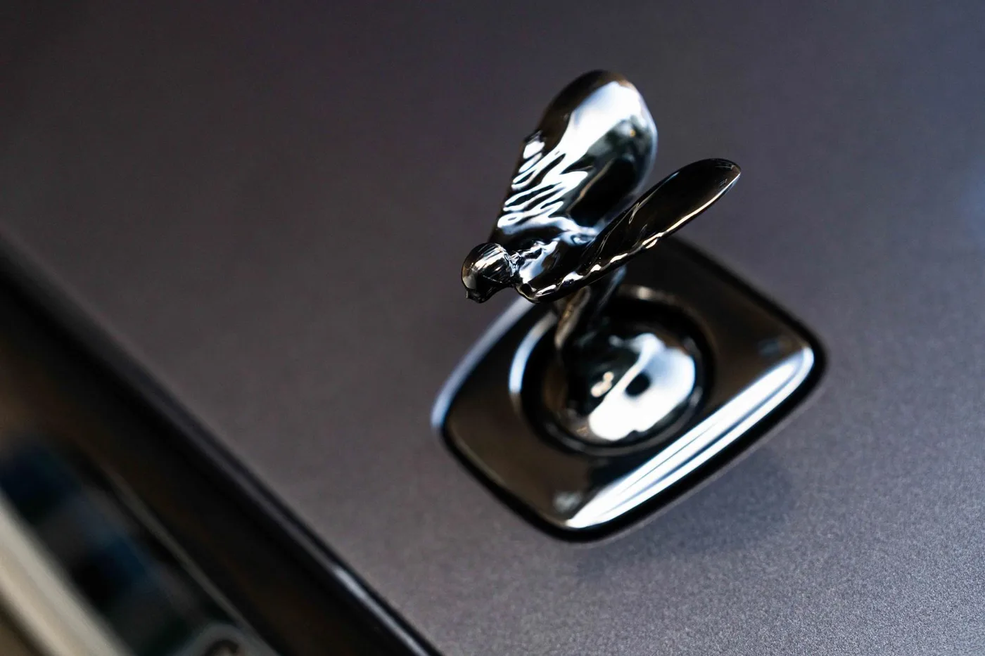 2026 Rolls-Royce Spectre Black Badge angeboten von einer Vertragshändlergruppe in London, Vereinigtes Königreich, Foto 24 von 25