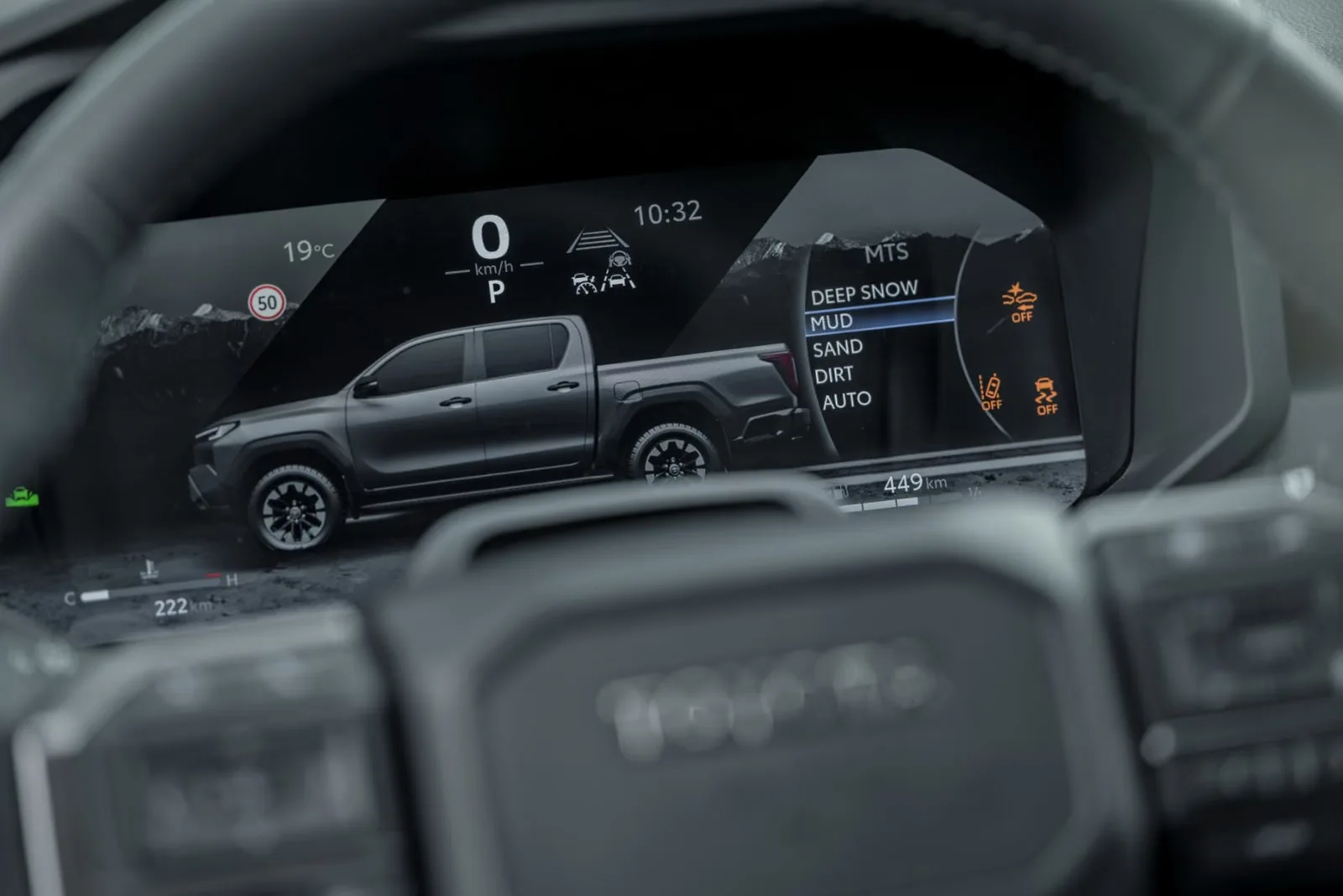 2026 Toyota Hilux Invincible, 7/15