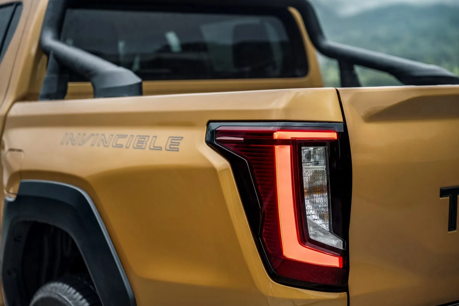 2026 Toyota Hilux Invincible, 12/15