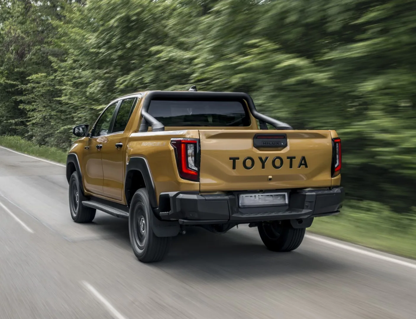 2026 Toyota Hilux Invincible, 14/15