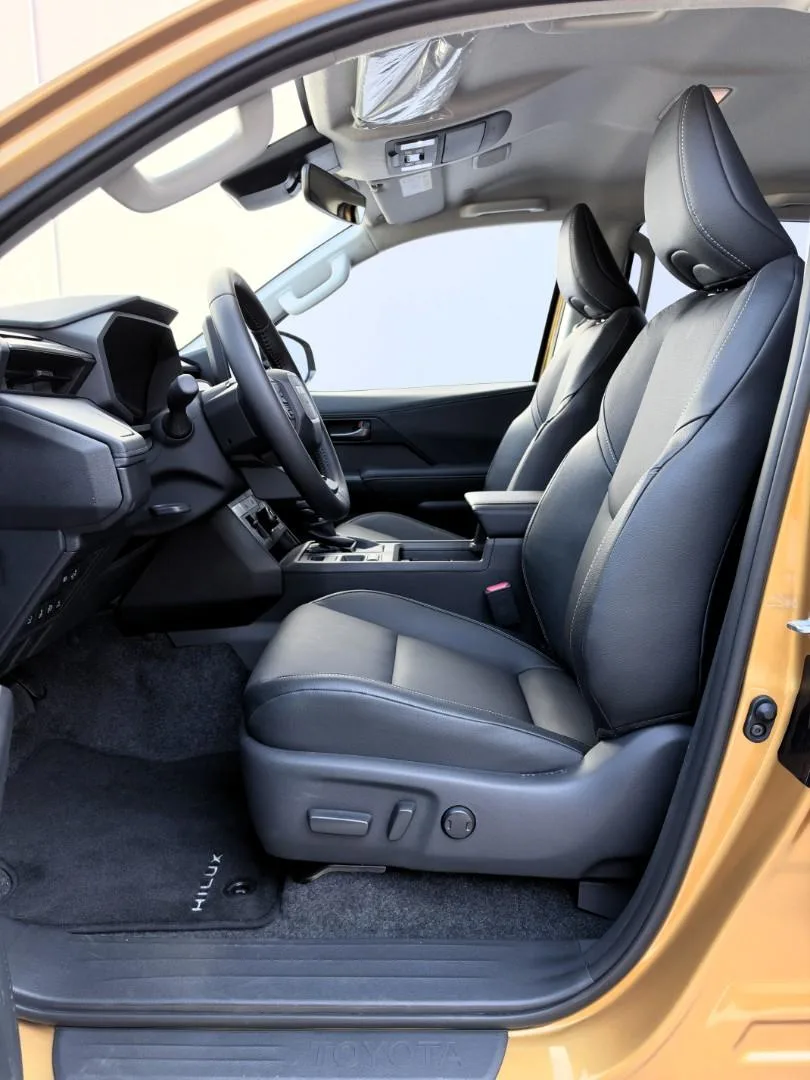 2026 Toyota Hilux Invincible, 17/29