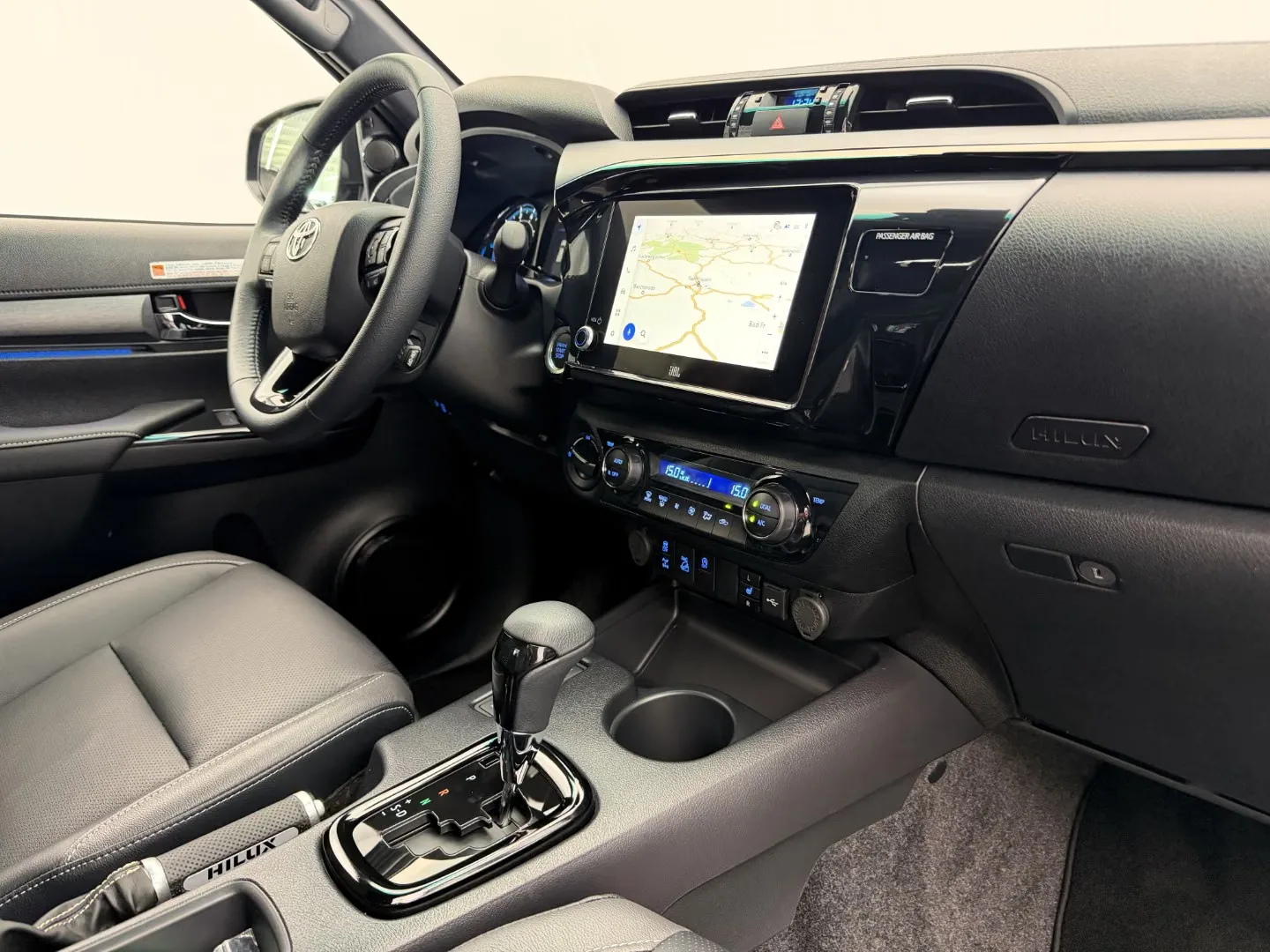 2026 Toyota Hilux Invincible, 9/27