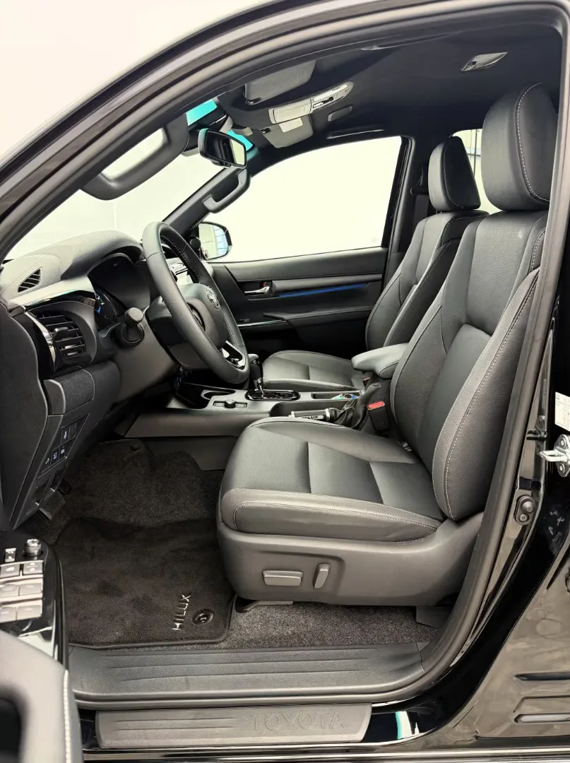 2026 Toyota Hilux Invincible, 16/28