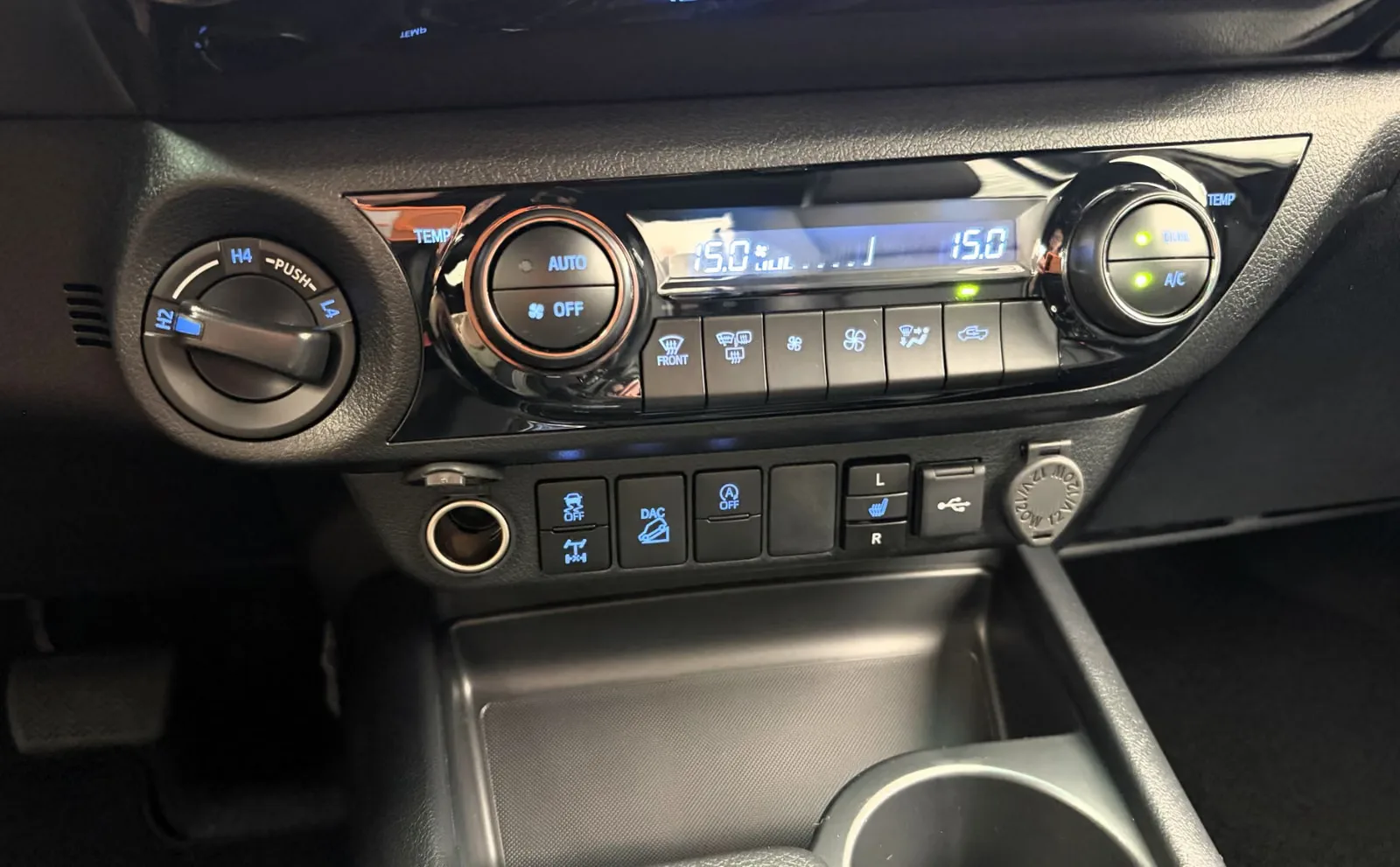 2026 Toyota Hilux Invincible, 16/29