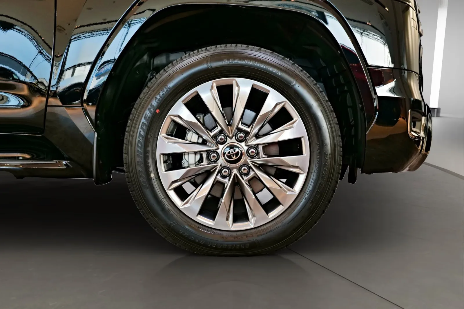 2026 Toyota Land Cruiser 300 Premium, 5/27
