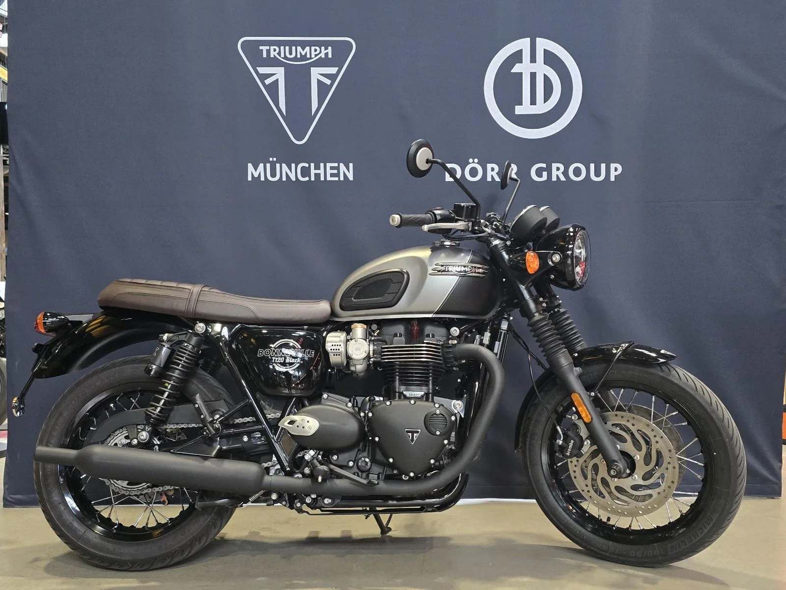 2026 Triumph Bonneville T120 Black, 2/13