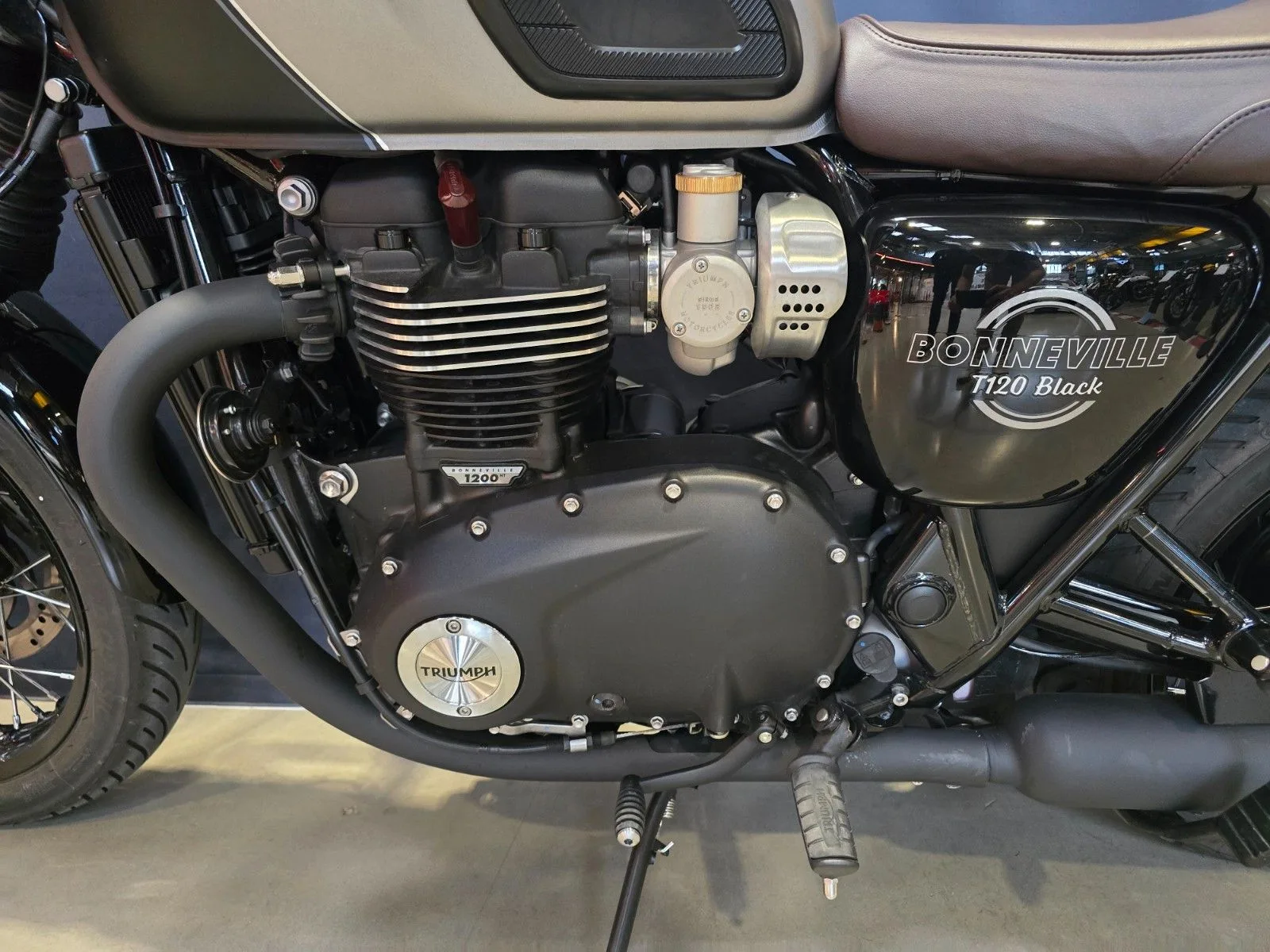 2026 Triumph Bonneville T120 Black, 5/13