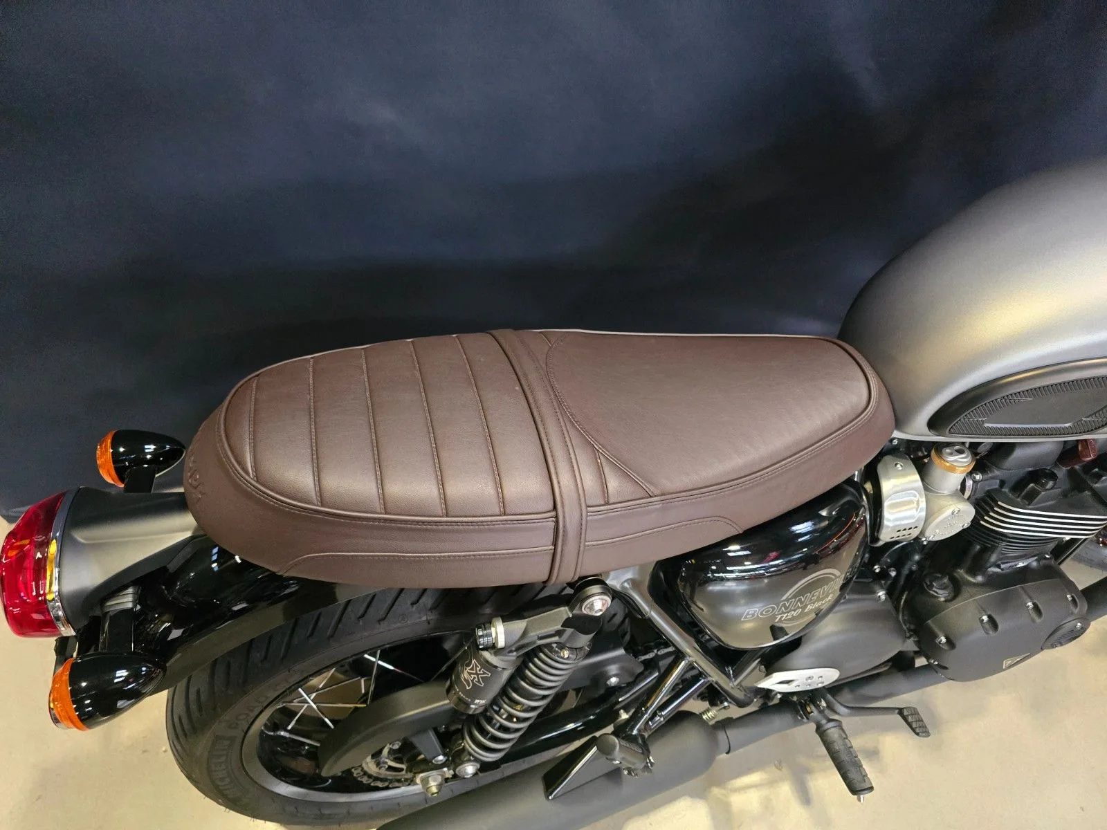 2026 Triumph Bonneville T120 Black, 11/13
