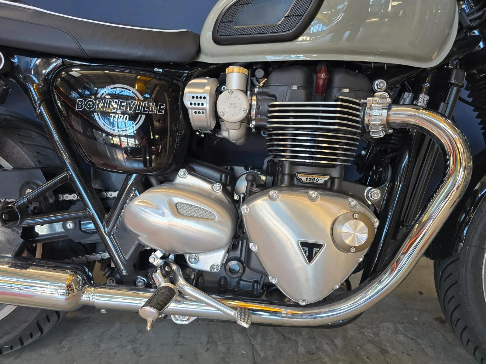 2026 Triumph Bonneville T120, 6/13
