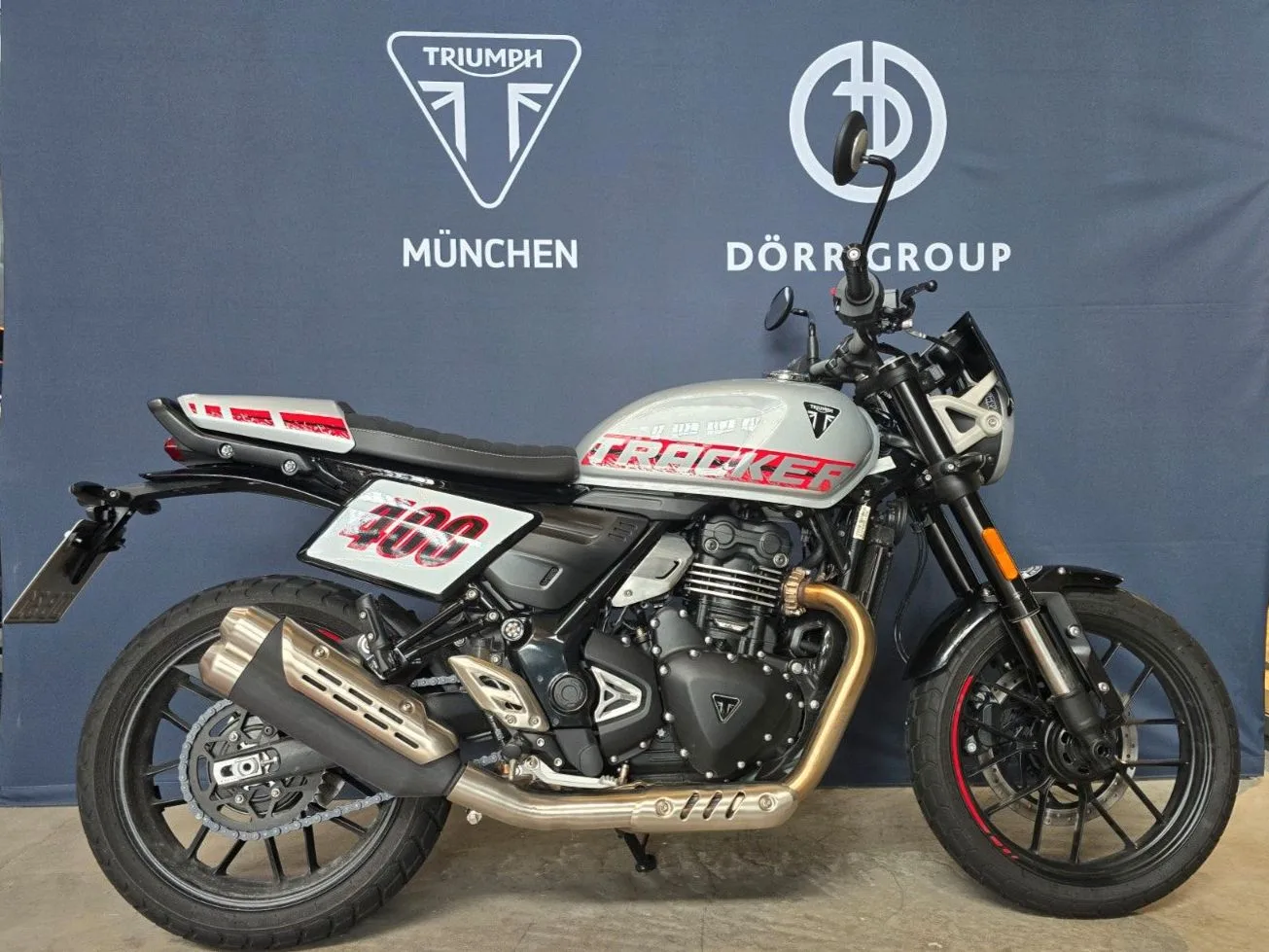 2026 Triumph Tracker 400 proposée par un concessionnaire agréé à Munich, Allemagne, photo principale