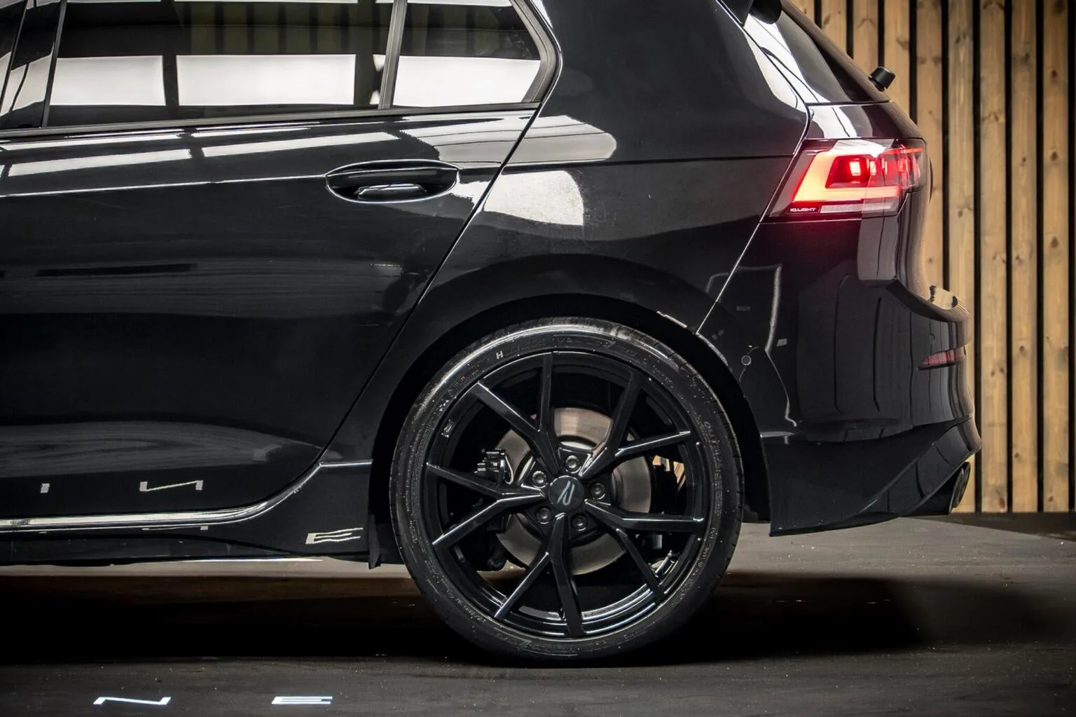 2026 Volkswagen Golf R Black Edition, 8/30