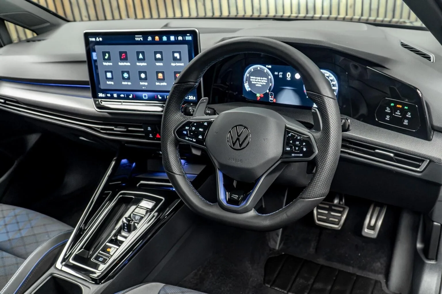 2026 Volkswagen Golf R Black Edition, 17/30