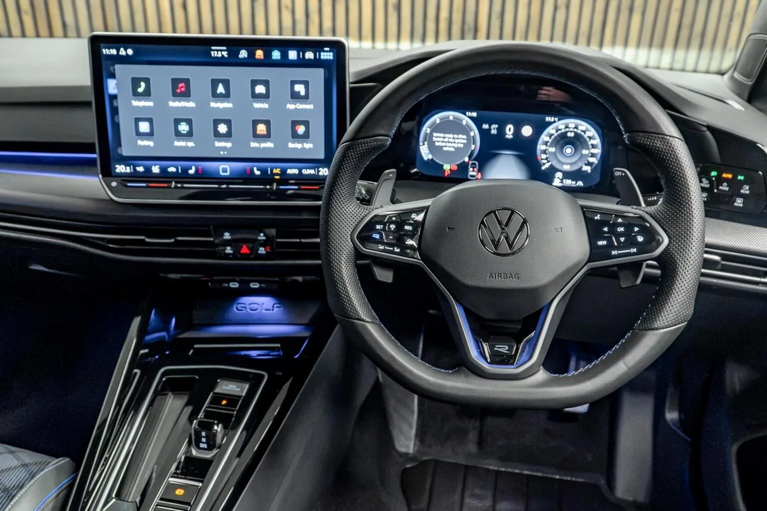 2026 Volkswagen Golf R Black Edition, 20/30