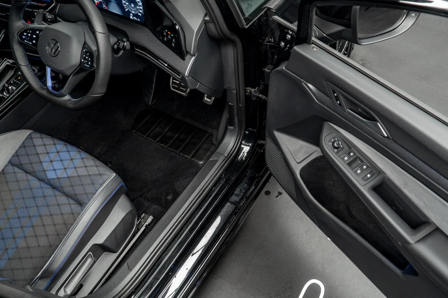 2026 Volkswagen Golf R Black Edition, 23/30