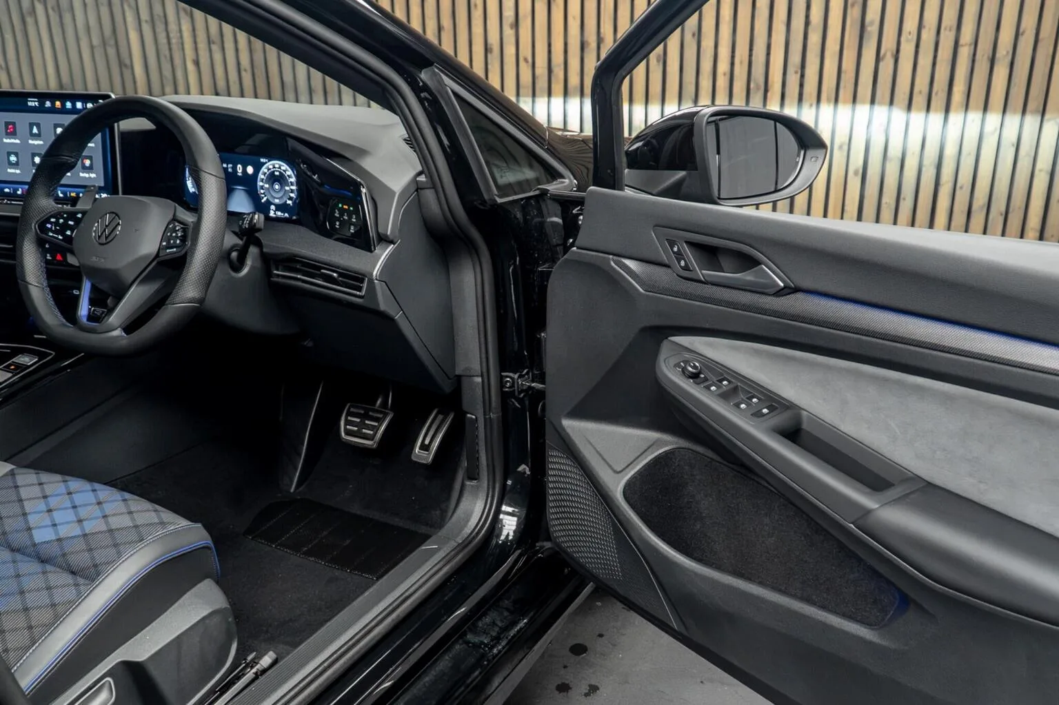 2026 Volkswagen Golf R Black Edition, 25/30