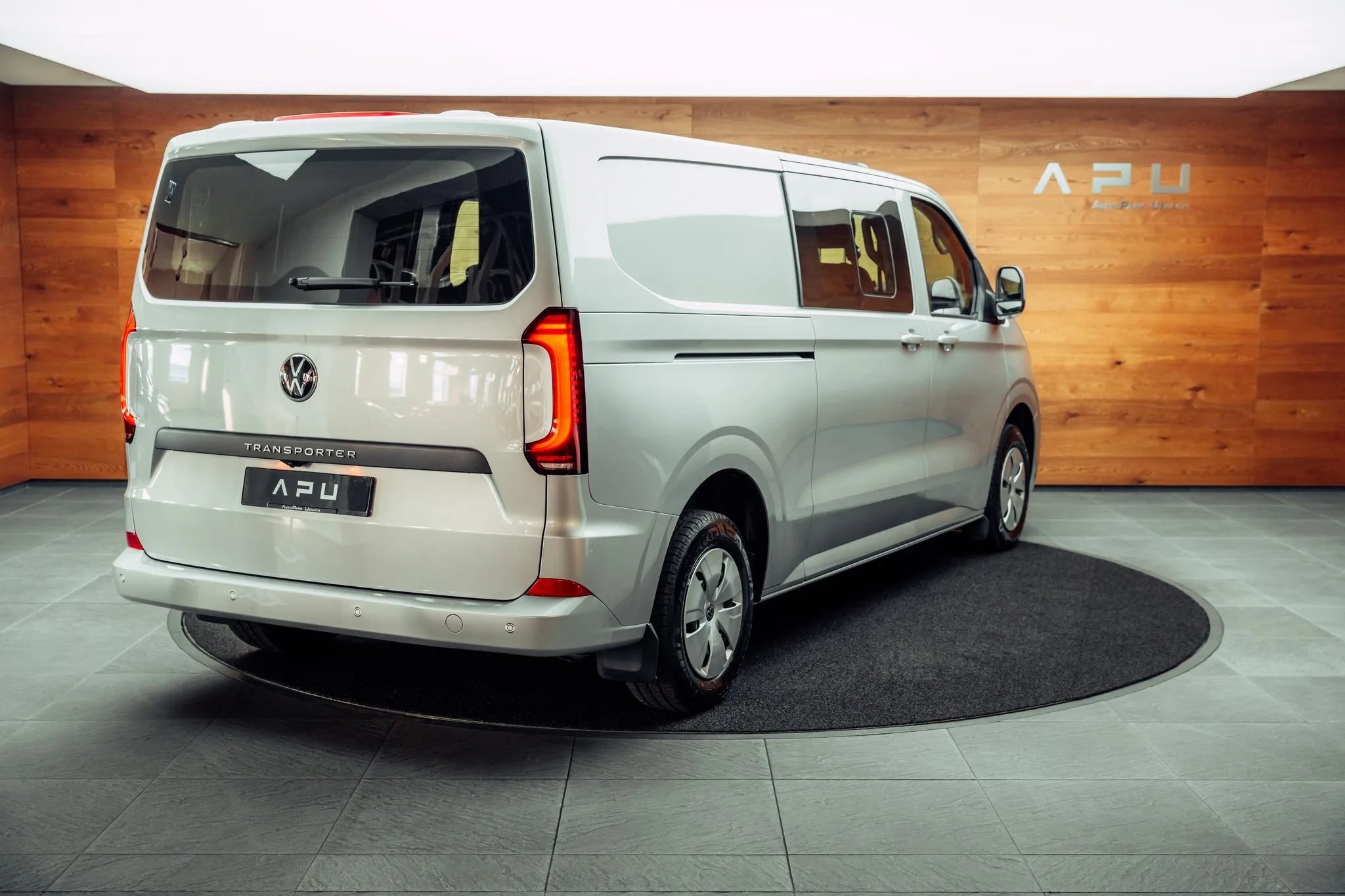 2026 Volkswagen Multivan, 2/18