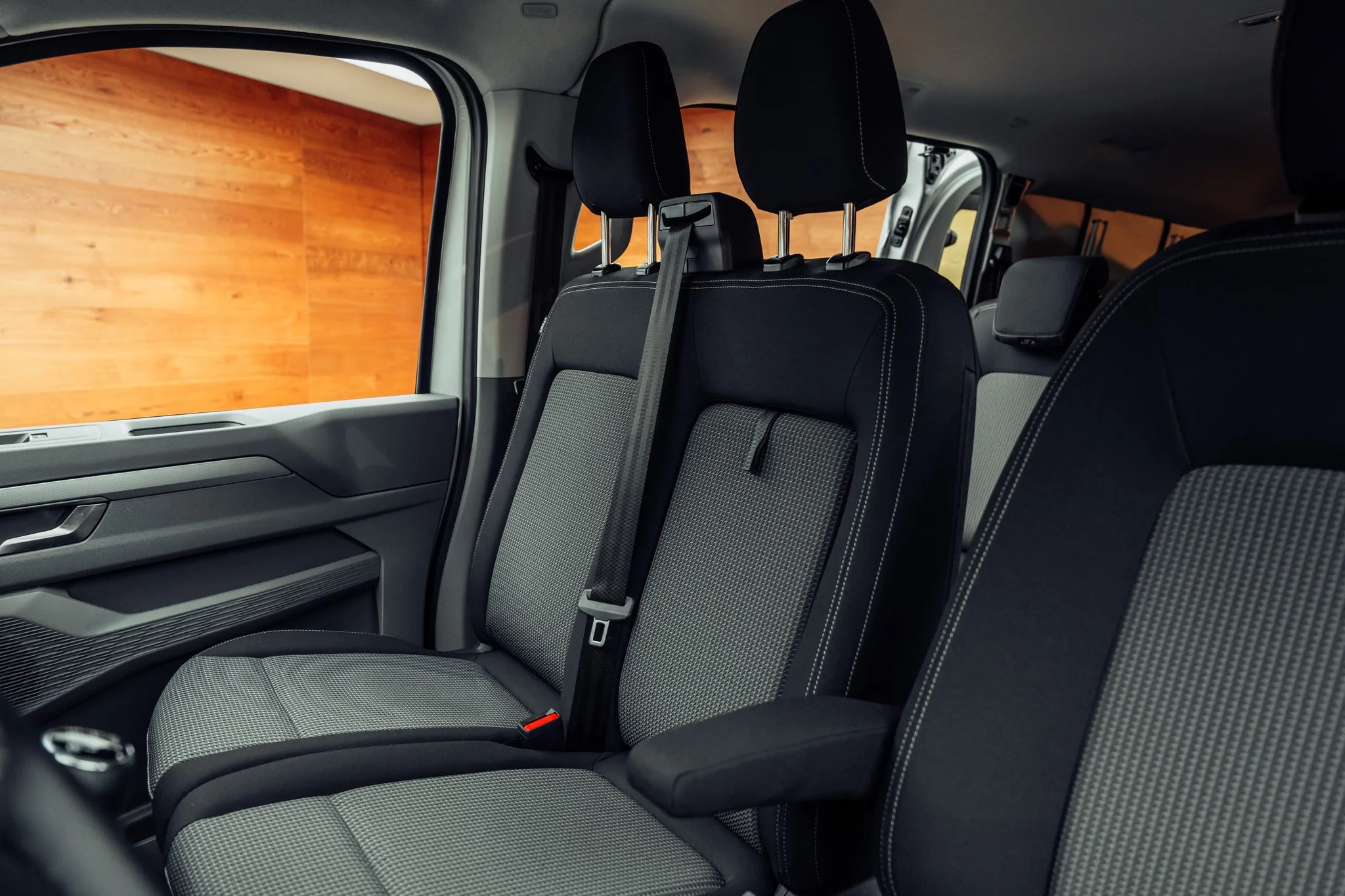 2026 Volkswagen Multivan, 8/18