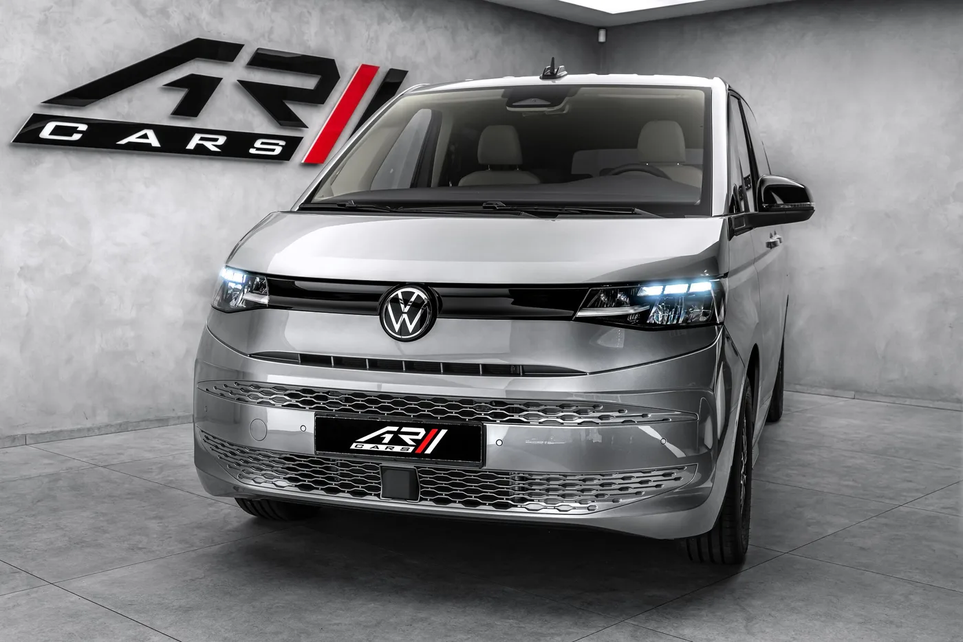 2026 Volkswagen Multivan long, 2.0 TDI DSG angeboten von einem Fachhändler in Ostrava, Tschechien, Foto 3 von 15