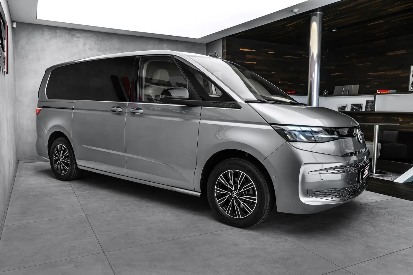 2026 Volkswagen Multivan long, 2.0 TDI DSG angeboten von einem Fachhändler in Ostrava, Tschechien, Foto 4 von 15