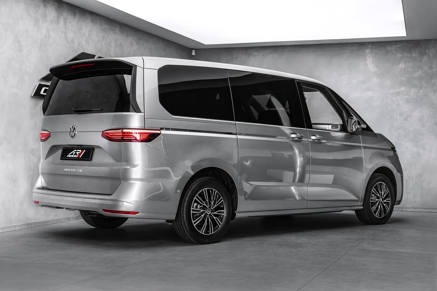 2026 Volkswagen Multivan long, 2.0 TDI DSG angeboten von einem Fachhändler in Ostrava, Tschechien, Foto 5 von 15