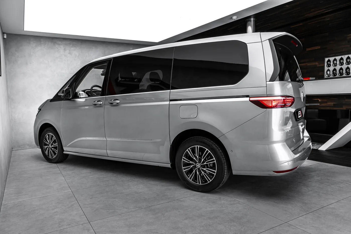 2026 Volkswagen Multivan long, 2.0 TDI DSG angeboten von einem Fachhändler in Ostrava, Tschechien, Foto 7 von 15