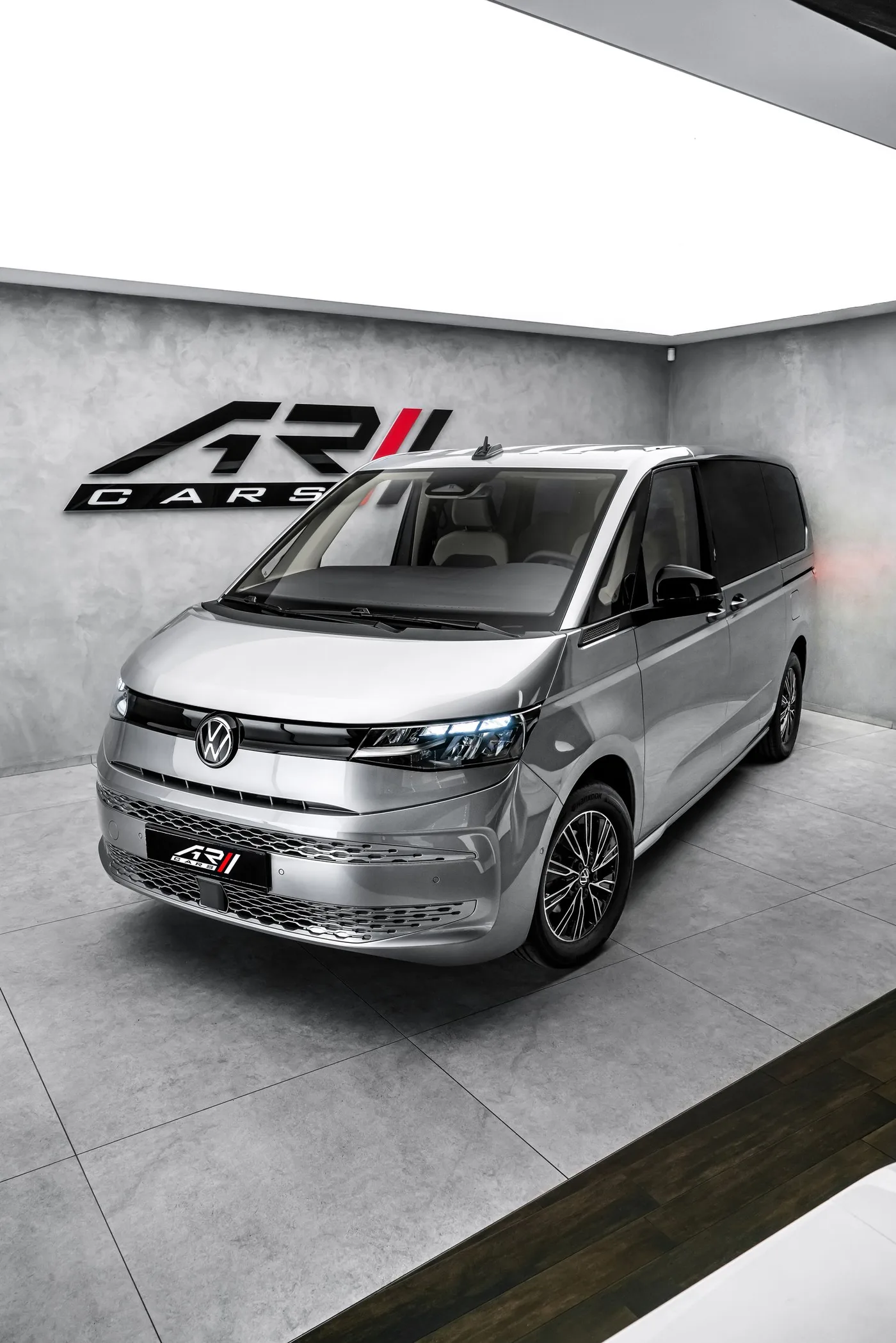 2026 Volkswagen Multivan long, 2.0 TDI DSG angeboten von einem Fachhändler in Ostrava, Tschechien, Foto 8 von 15