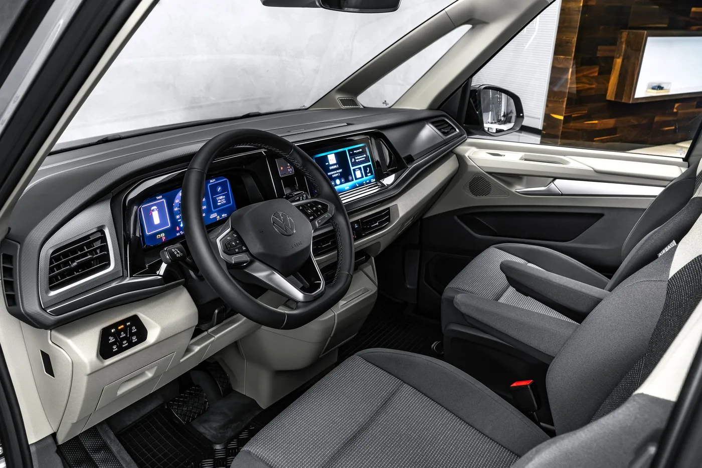 2026 Volkswagen Multivan long, 2.0 TDI DSG angeboten von einem Fachhändler in Ostrava, Tschechien, Foto 12 von 15