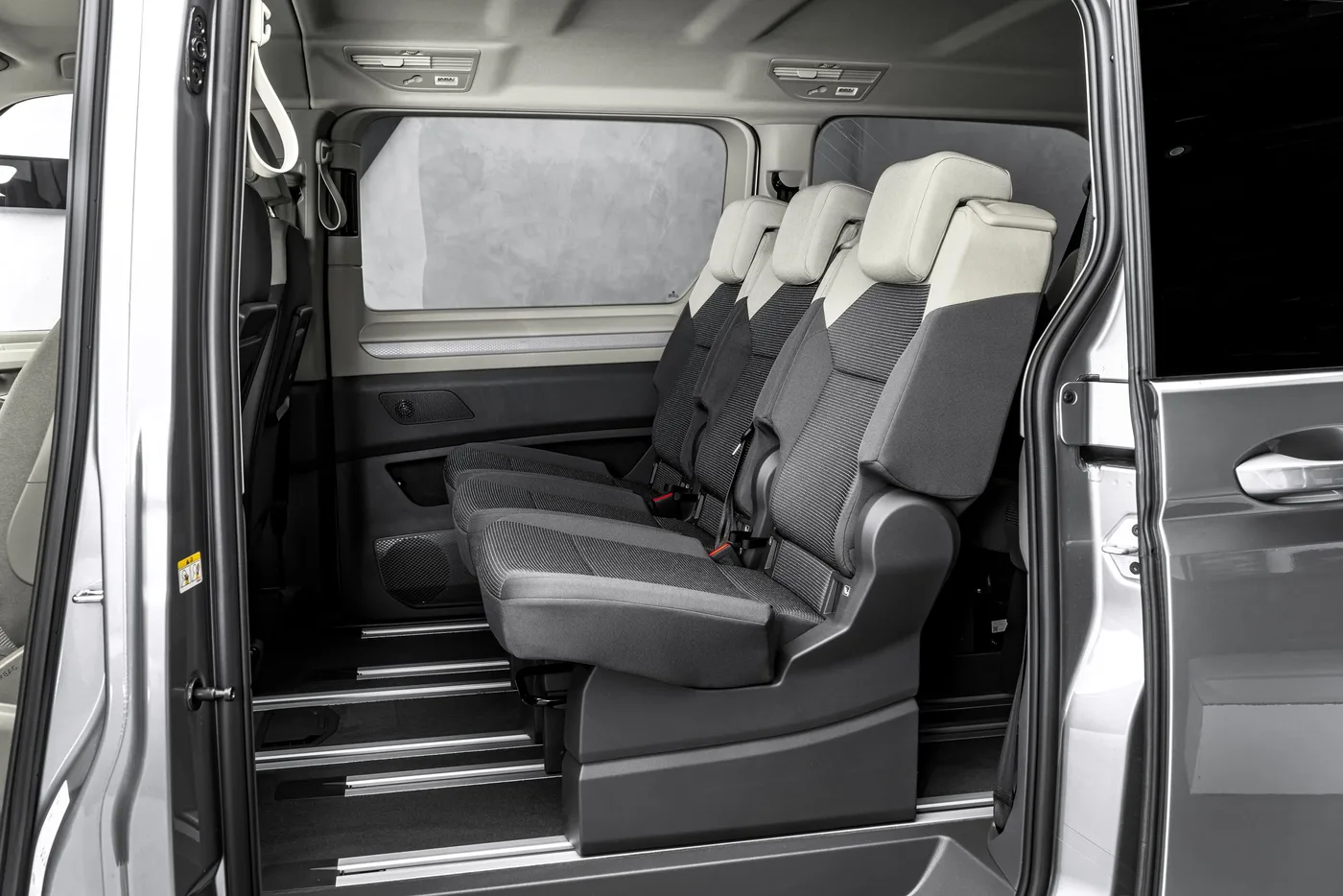 2026 Volkswagen Multivan long, 2.0 TDI DSG angeboten von einem Fachhändler in Ostrava, Tschechien, Foto 15 von 15