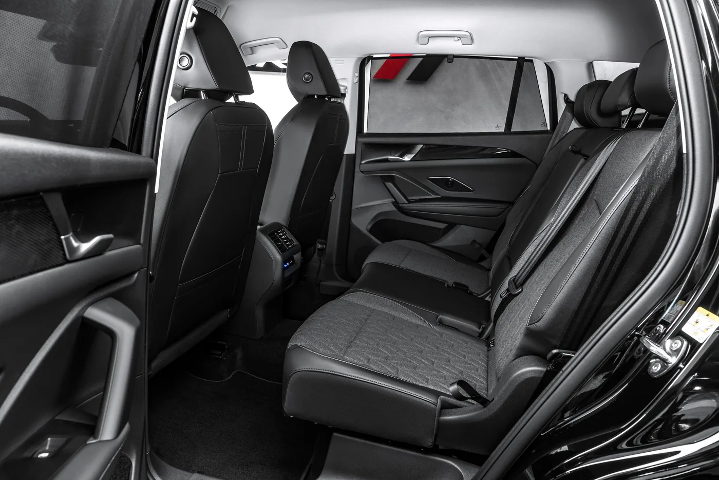 2026 Volkswagen Tayron proposée par un concessionnaire spécialisé à Ostrava, Tchéquie, photo 13 sur 18