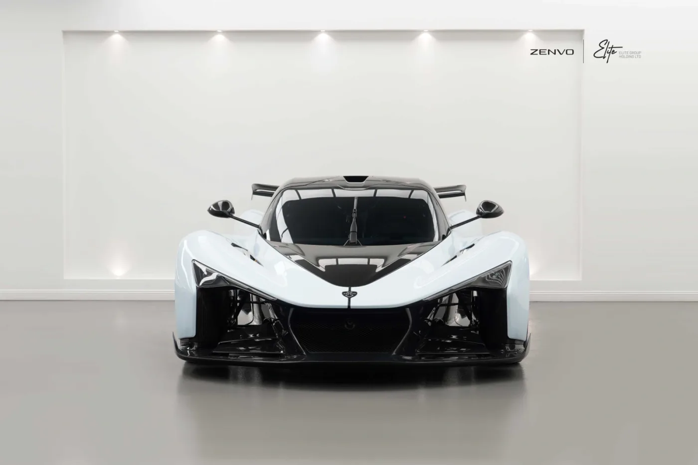 2026 Zenvo Aurora Agil offered by a specialist dealer in Dubai, United Arab Emirates, photo 4 of 10