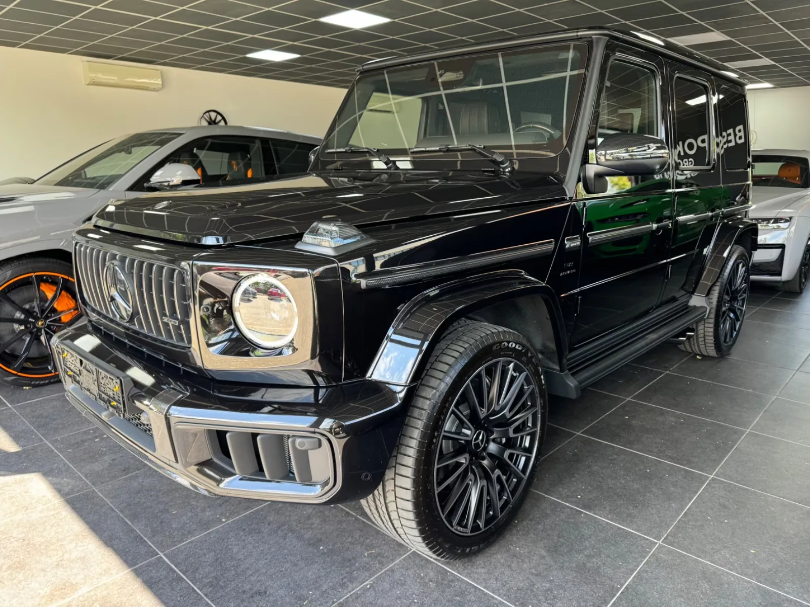 2027 Mercedes-AMG G 63 Superior Line proposée par un concessionnaire spécialisé à Bratislava, Slovaquie, photo principale